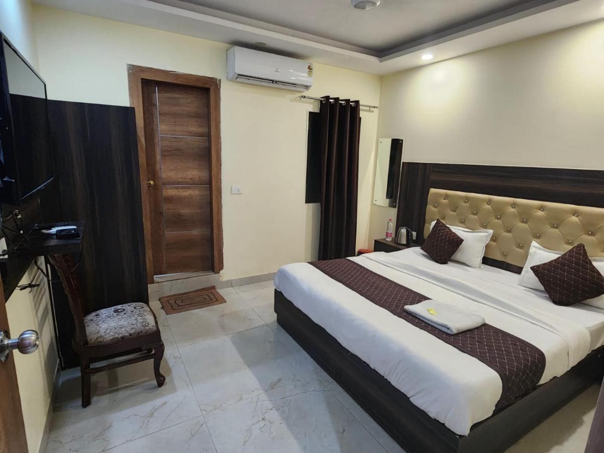 Hotel Ambe Inn By Ambience Delhi Igi Airport นิวเดลี ภายนอก รูปภาพ