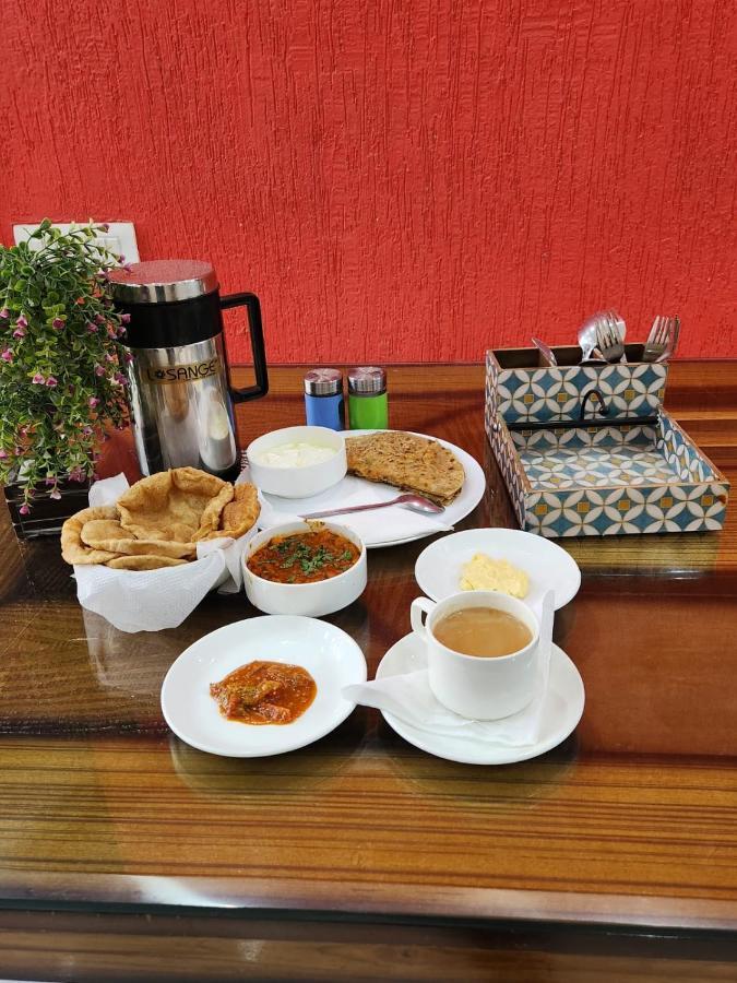 Hotel Ambe Inn By Ambience Delhi Igi Airport นิวเดลี ภายนอก รูปภาพ