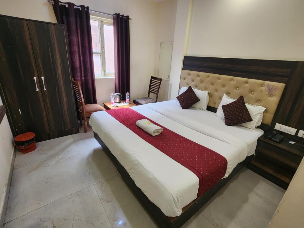 Hotel Ambe Inn By Ambience Delhi Igi Airport นิวเดลี ภายนอก รูปภาพ